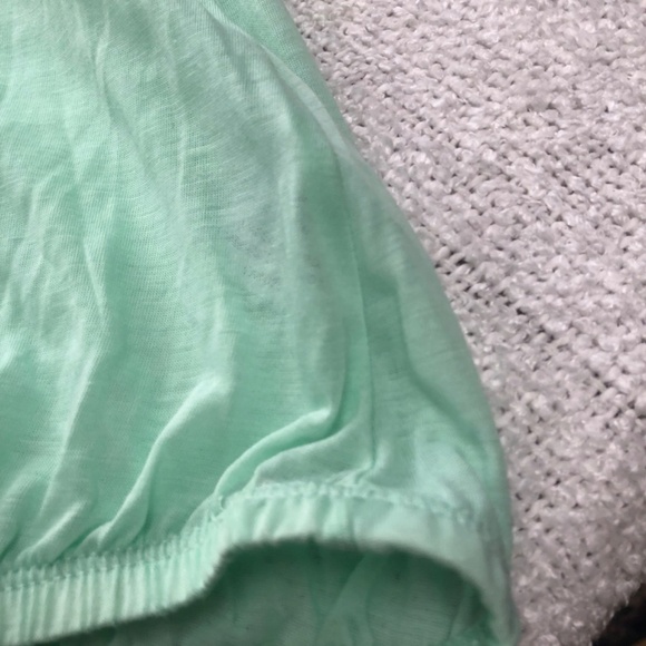 Kismet exl teeshirt, pale green , elastic waist, short sleeves, like new - Picture 2 of 8